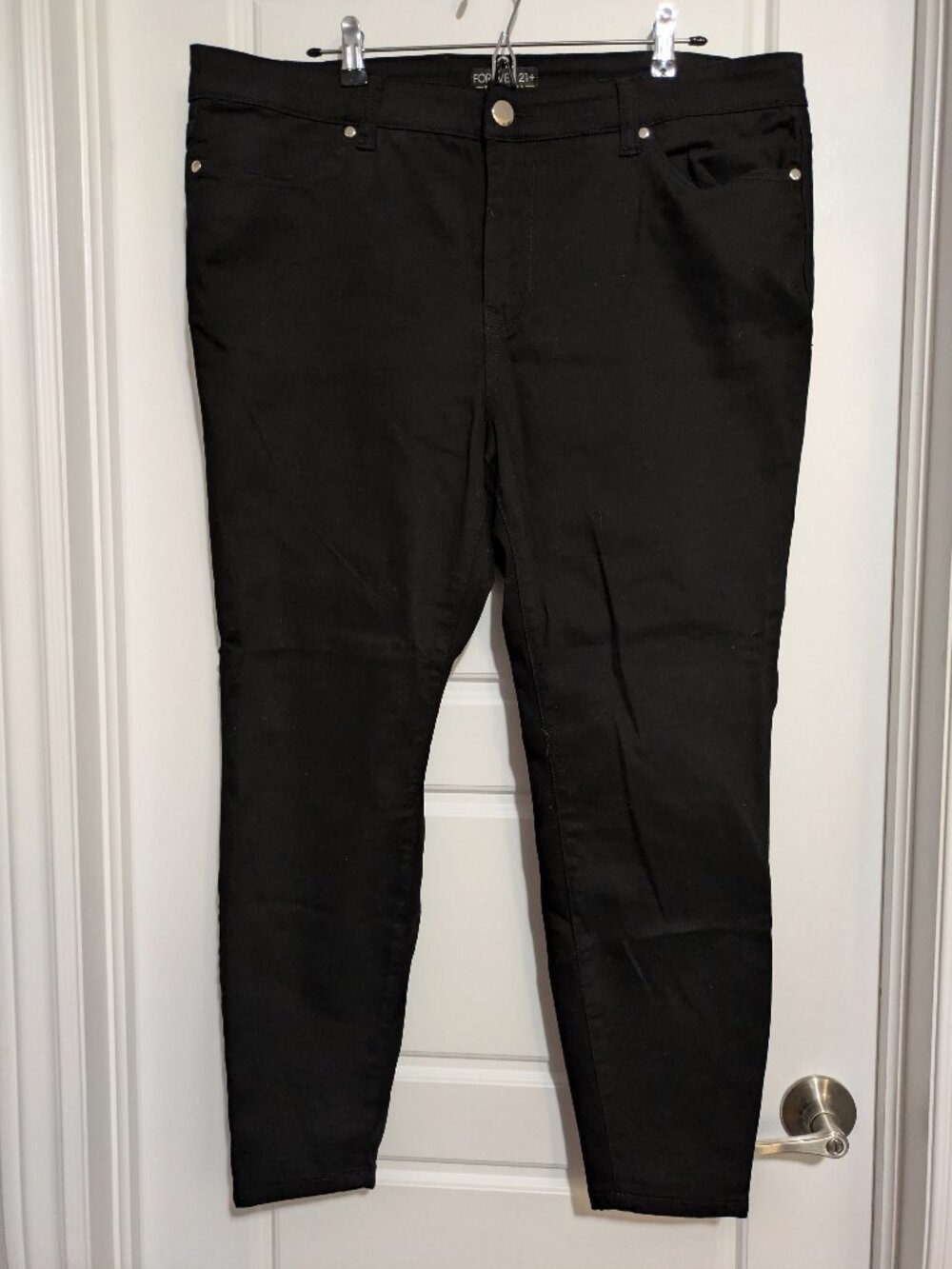 NWT Forever 21+ Plus Sizes 18 US Black Skinny Jeans
